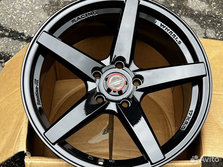 R17 Диски Vossen #Вогнутый 5x114.3 8J ET30