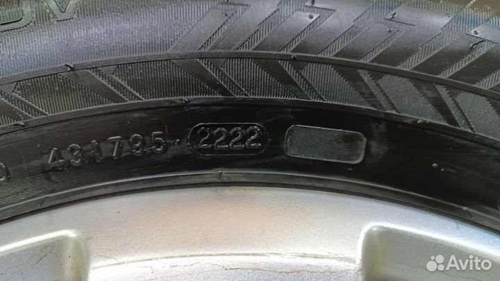 Pirelli Formula Ice 215/55 R17 98T