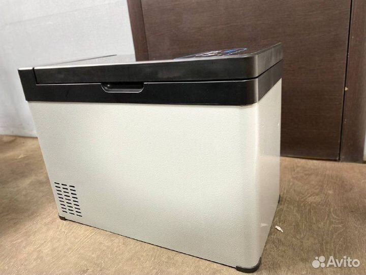 Компрессорный автохолодильник Libhof Q55 (49 л)