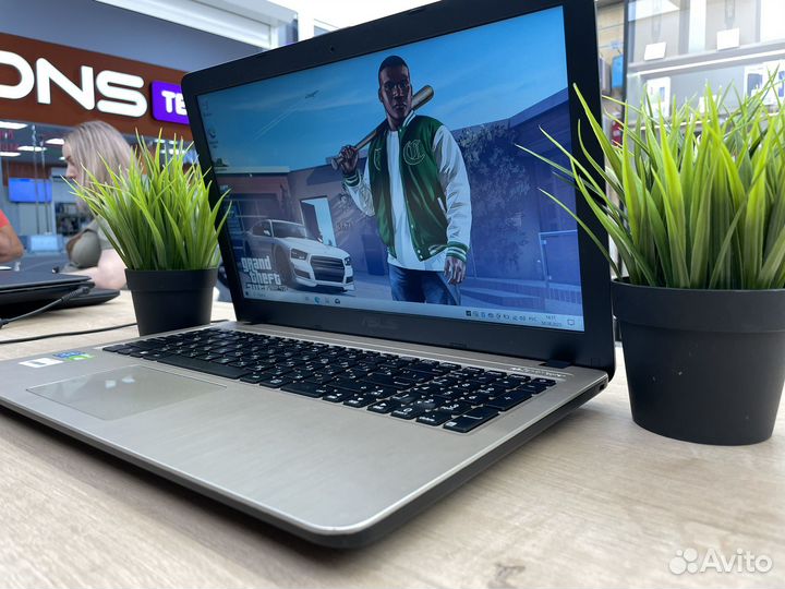 Ноутбук asus 4 ядра Nvidia GeForce SSD