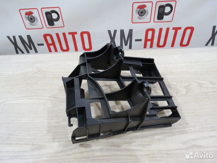 Кронштейн электронного блока Audi A7