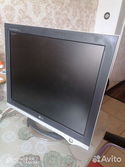 Монитор LG flatron L1720B