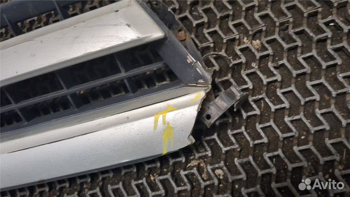 Решетка радиатора Toyota 4 Runner, 2004