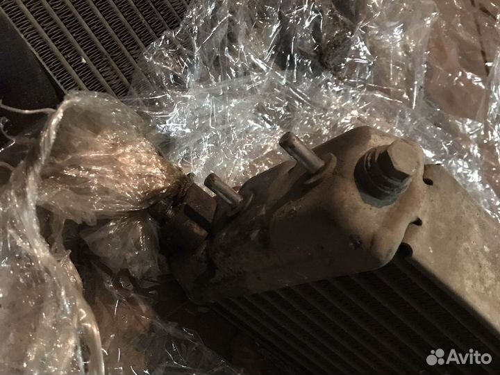 Масляный радиатор Мерседес мл 164 6.3 Амг