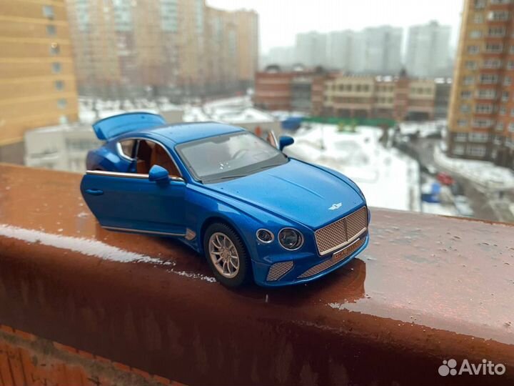 Модель металлическая Bentley Continental GT Синий