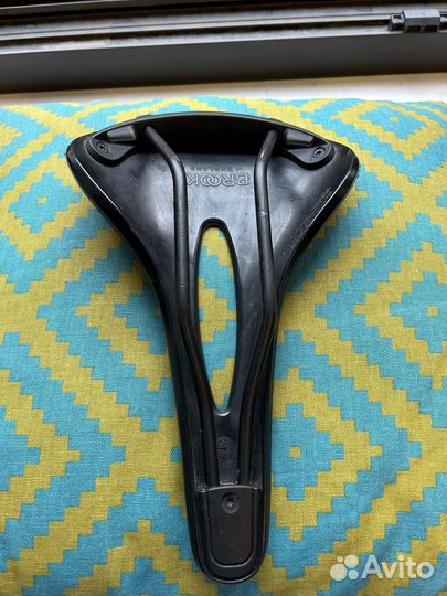 Седло Brooks c17 Carved черное