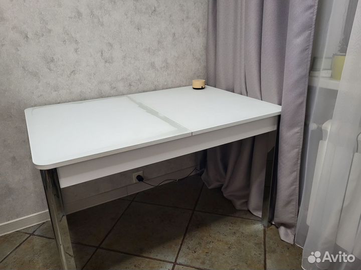 Кухонный стол