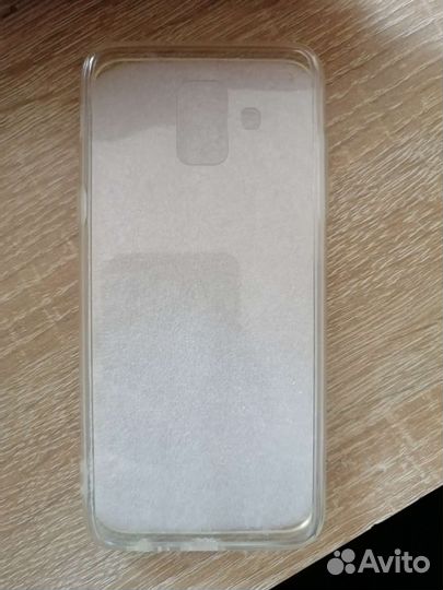 Чехлы на телефон