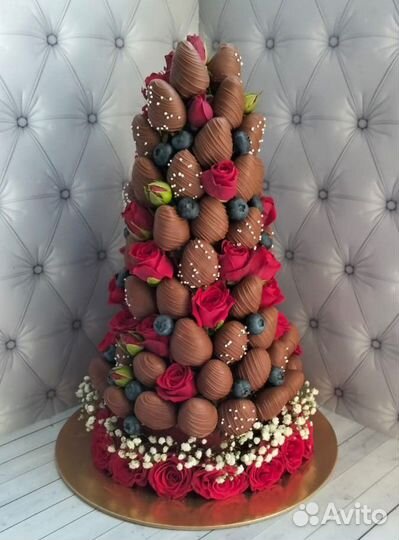 Букет- башня из клубники в шоколаде