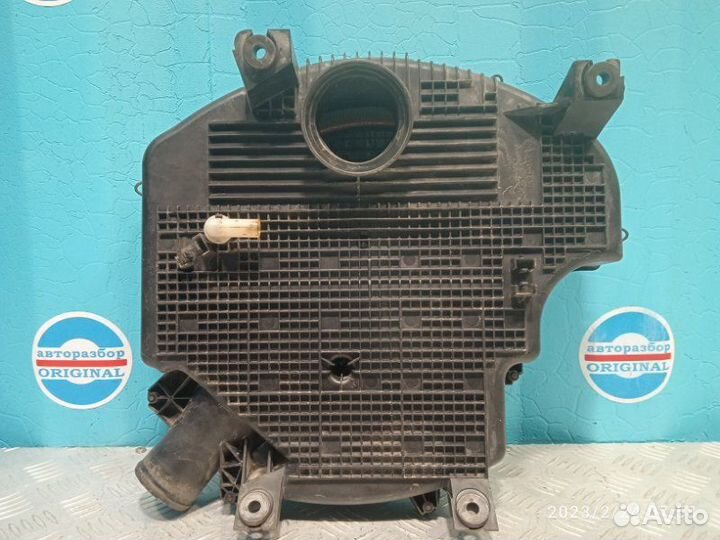 Корпус воздушного фильтра Renault Logan 1