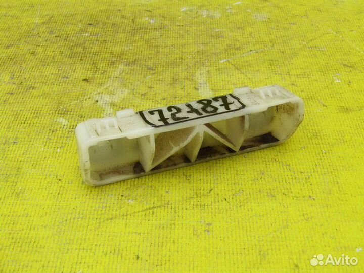 Кронштейн бампера Nissan Qashqai 07-14г 72187