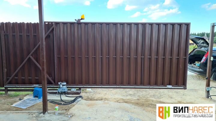 Забор из евроштакетника