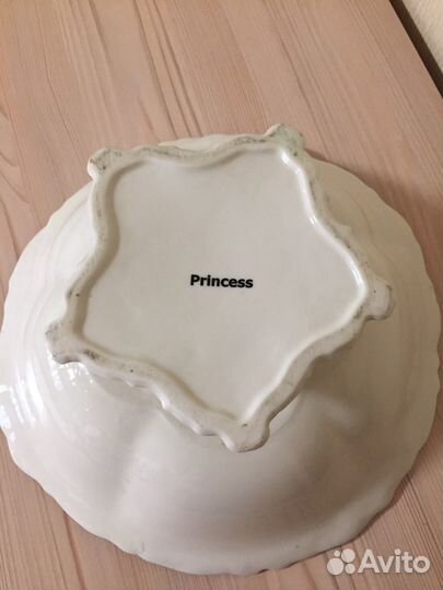 Ваза для фруктов на ножке