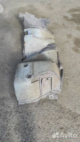 Накладка проема багажника задняя правая Toyota