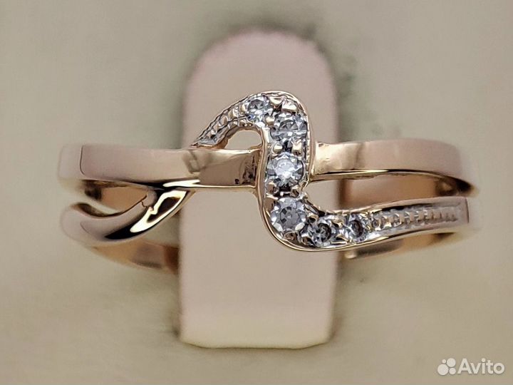 Золотое кольцо с фианитами р.17 2,26гр