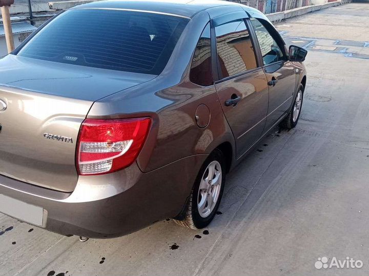 LADA Granta 1.6 МТ, 2018, 200 000 км