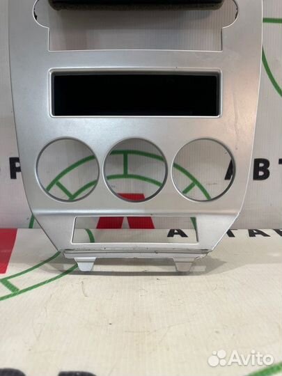 Центральная консоль Dodge Caliber 2007