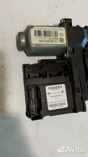 Моторчик стеклоподъемника Volkswagen Golf 5