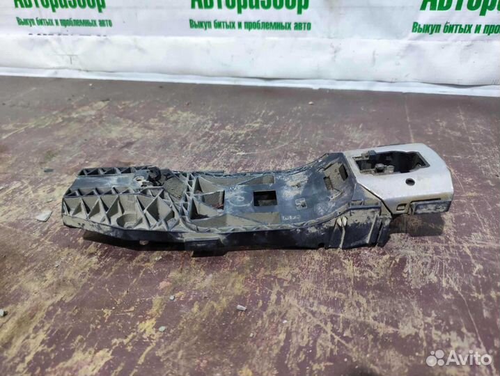 Кронштейн ручки передней Volkswagen Polo