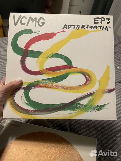 Пластинки vcmg, hot chip, arcade fire