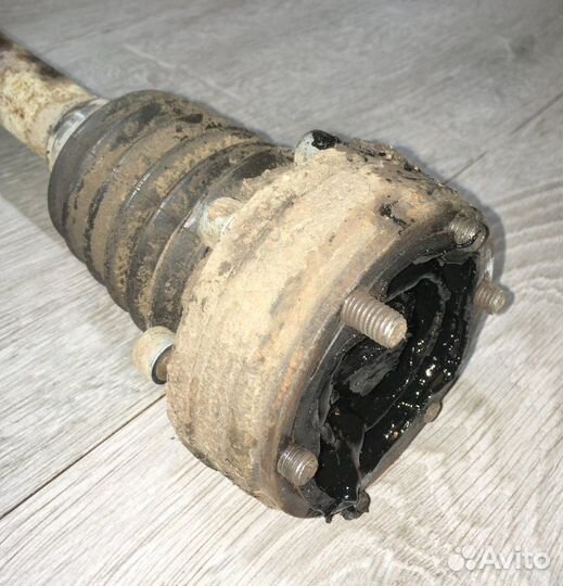 Привод левый Skoda Octavia A5