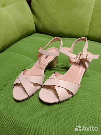 Босоножки женские 39 размер
