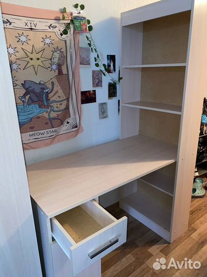 Угловой шкаф со столом