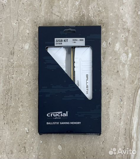 DDR4 Crucial Ballistix White - 32 Гб (16x2)