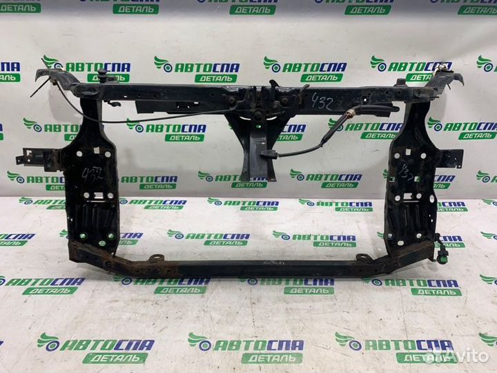 Телевизор панель радиаторов передний Nissan