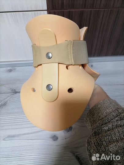 Бандаж для жёсткой фиксации шеи