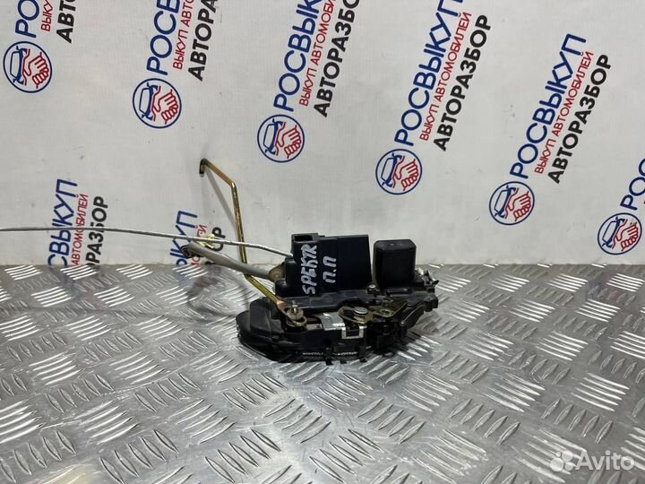 Замок двери Kia Spectra 1