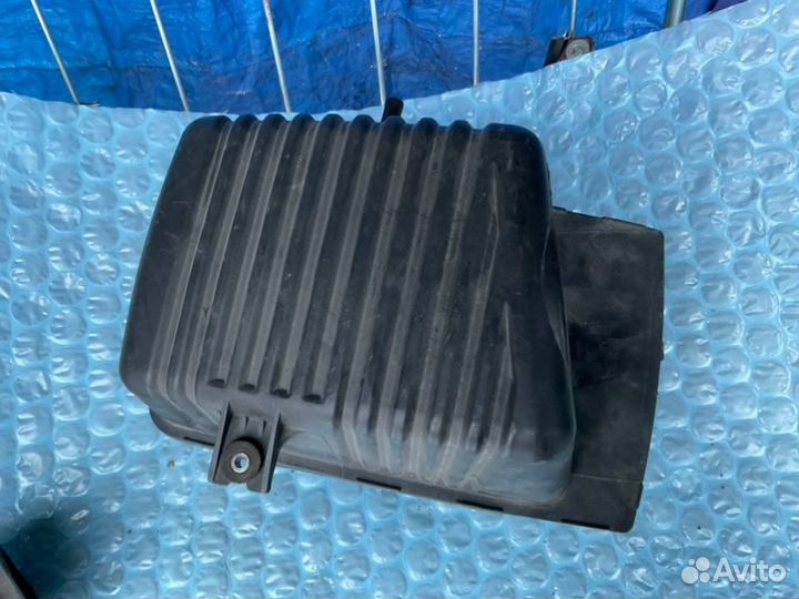 Корпус воздушного фильтра Dodge Stratus jrdh41