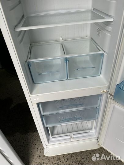 Холодильник Бирюса