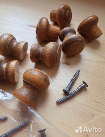 Мебельные ручки. дуб