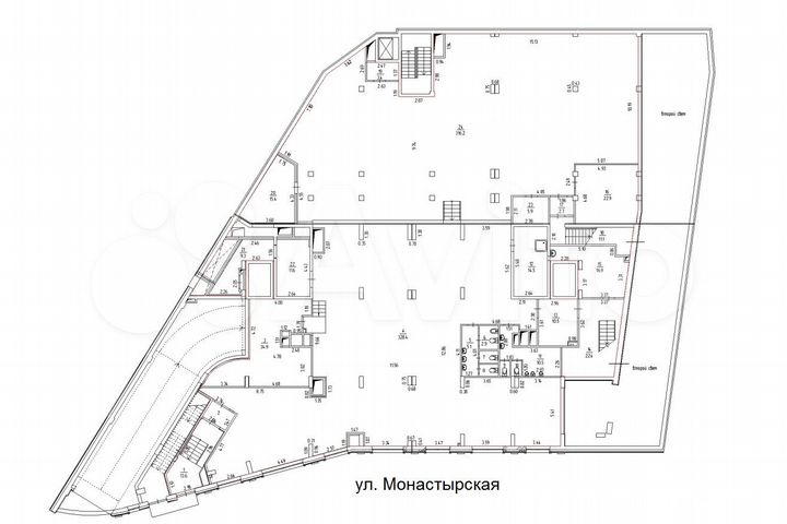 430 м², цоколь с окнами, 1 линия, 2 вх, новый дом