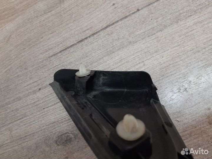 Накладка крыла правого Citroen C4 I (2004—2014)