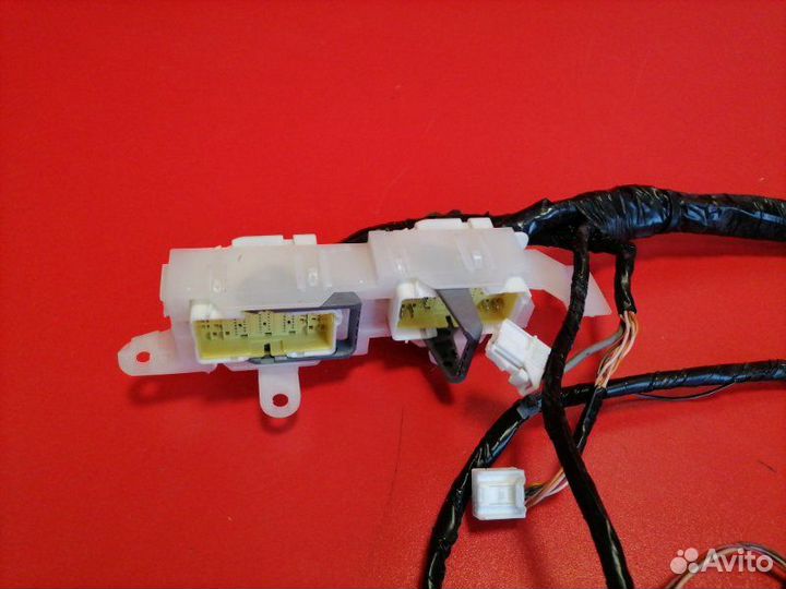 Проводка салона левая Nissan Pathfinder R51 VQ40DE