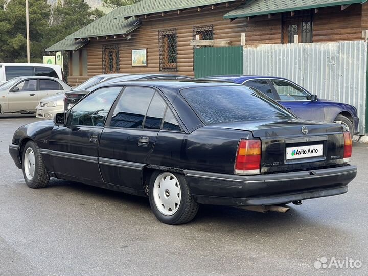 Opel Omega 2.0 МТ, 1989, 100 000 км