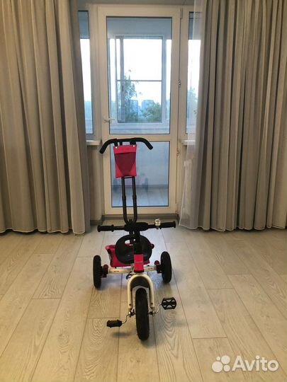 Детский велосипед с ручкой