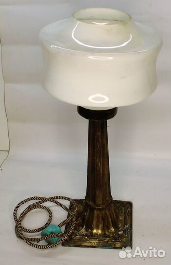 Настольная лампа *