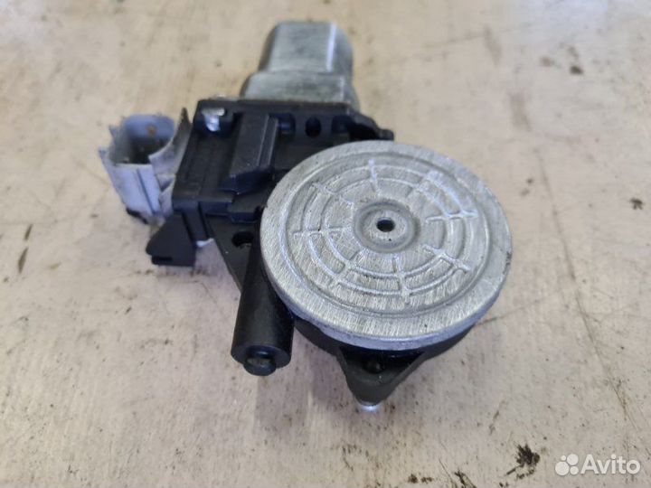 Мотор стеклоподъемника передний правый Nissan Juke