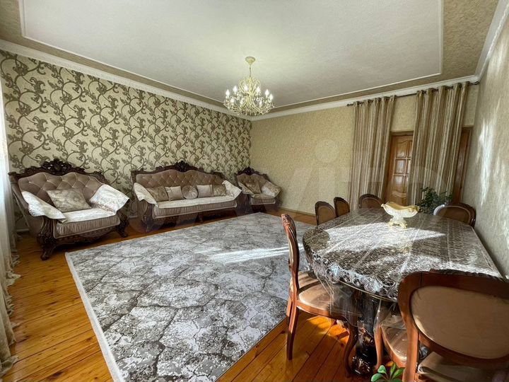 Дом 400 м² на участке 6 сот.