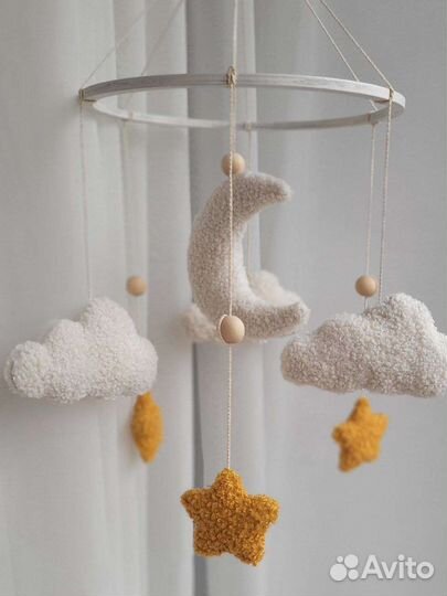 Мобиль на кроватку из фетра