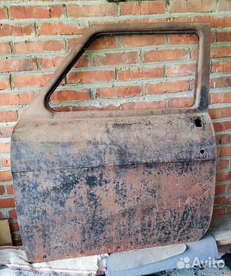 Передняя левая дверь газ 21