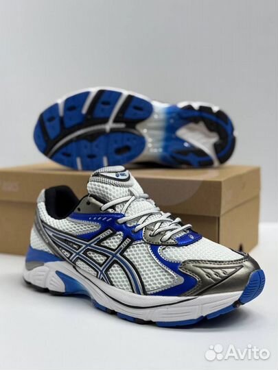 Кроссовки Asics