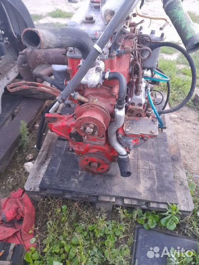 Двигатель д 240 с кпп ЗИЛ стоял на газоне