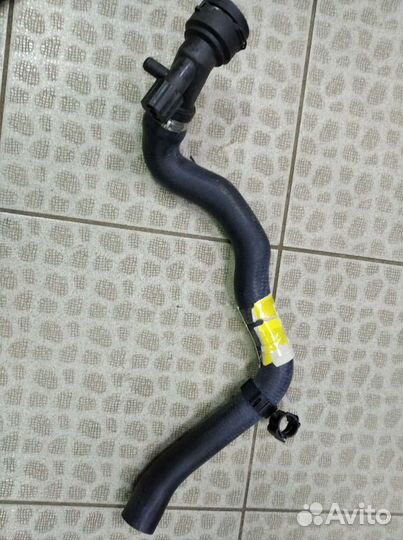 Патрубок системы охлаждения VAG,Skoda