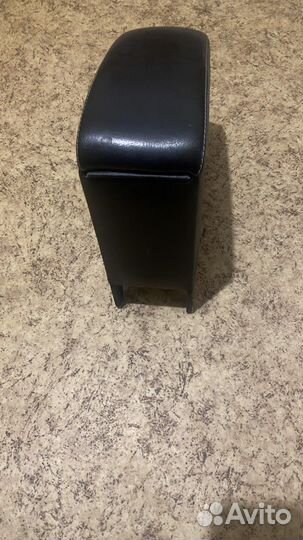 Подлокотник для авто