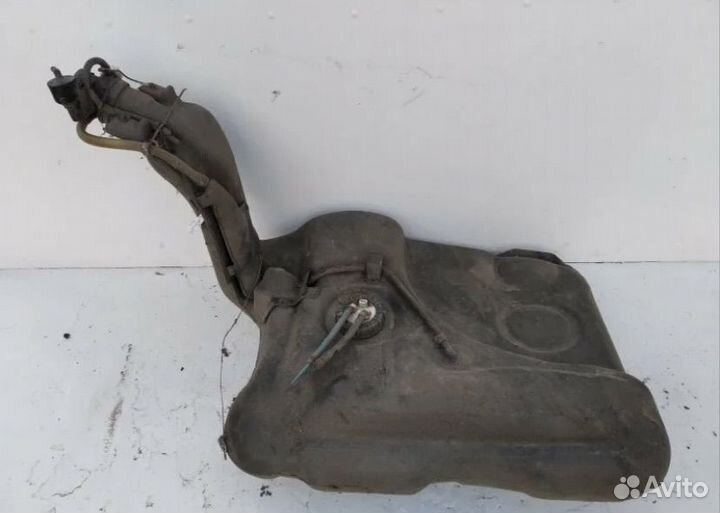 Топливный бак Golf 2