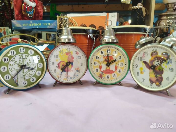 СССР будильники часы Янтарь Электроника